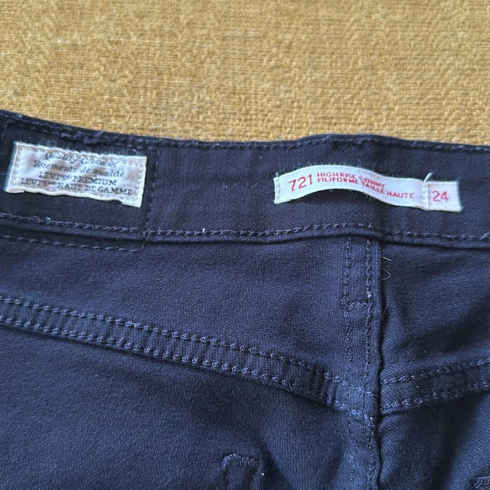 BNWOT Levi’s 721 Highrise Skinny Jeans, W24L28 Black